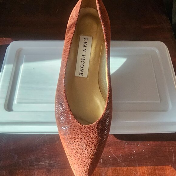 Heels - Picture 2 of 3